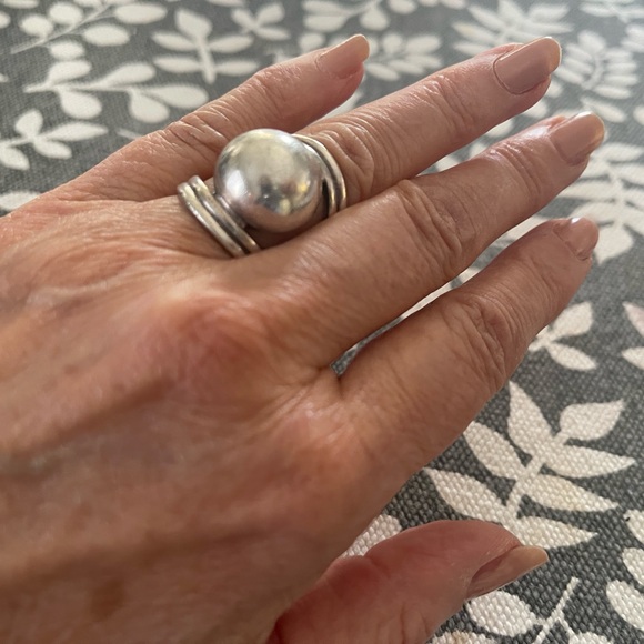 Modernist, Silver Dome ring, Size 5.5 - Picture 2 of 11